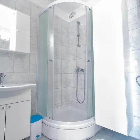 Roko & Lukas Apartman *